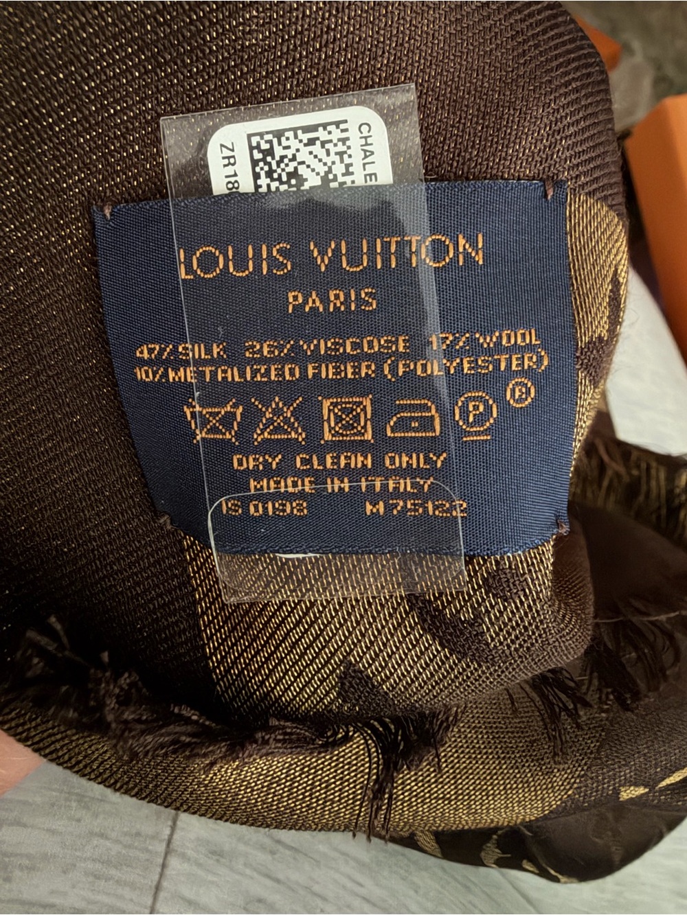 Louis Vuitton Shine Silk Stole - Picture 3 of 6